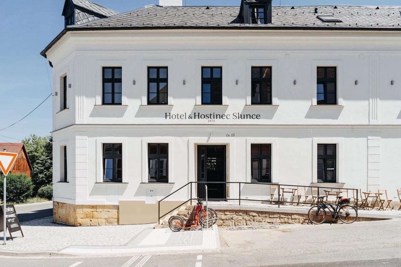 Hotel A Hostinec Slunce Osecna Exterior photo